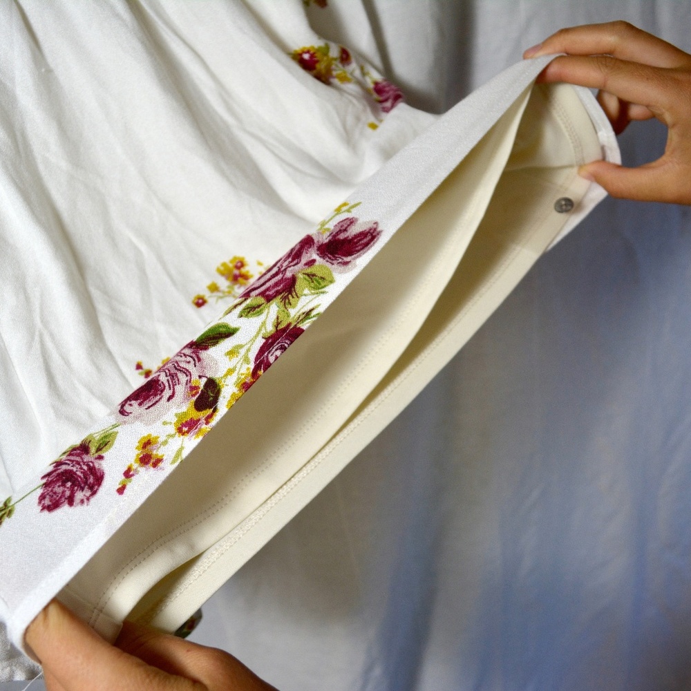 NWT Love Stitch Floral Romper - Picture 4 of 5